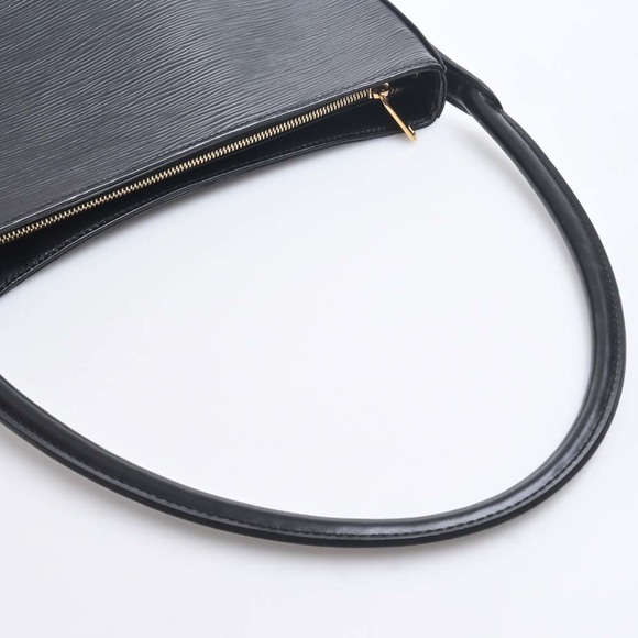 Louis Vuitton Epi Looping GM Shoulder Bag Black - Picture 3 of 7
